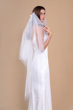 Load image into Gallery viewer, CHARLOTTE - elegant hand cut fingertip length wedding veil