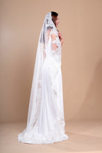 Load image into Gallery viewer, EVELYN - single layer floor length lace edged mantilla veil