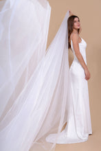 Load image into Gallery viewer, ELIZABETH - extra long wedding veil