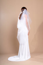 Load image into Gallery viewer, CHARLOTTE - elegant hand cut fingertip length wedding veil