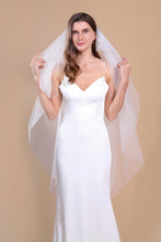 Load image into Gallery viewer, CHARLOTTE - elegant hand cut fingertip length wedding veil