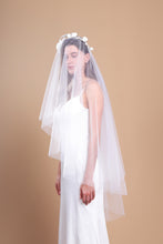 Load image into Gallery viewer, CHARLOTTE - elegant hand cut fingertip length wedding veil