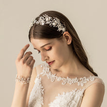 Load image into Gallery viewer, Bridemaid with hair accessory
