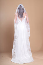 Load image into Gallery viewer, EVELYN - single layer floor length lace edged mantilla veil
