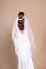 Load image into Gallery viewer, CHARLOTTE - elegant hand cut fingertip length wedding veil
